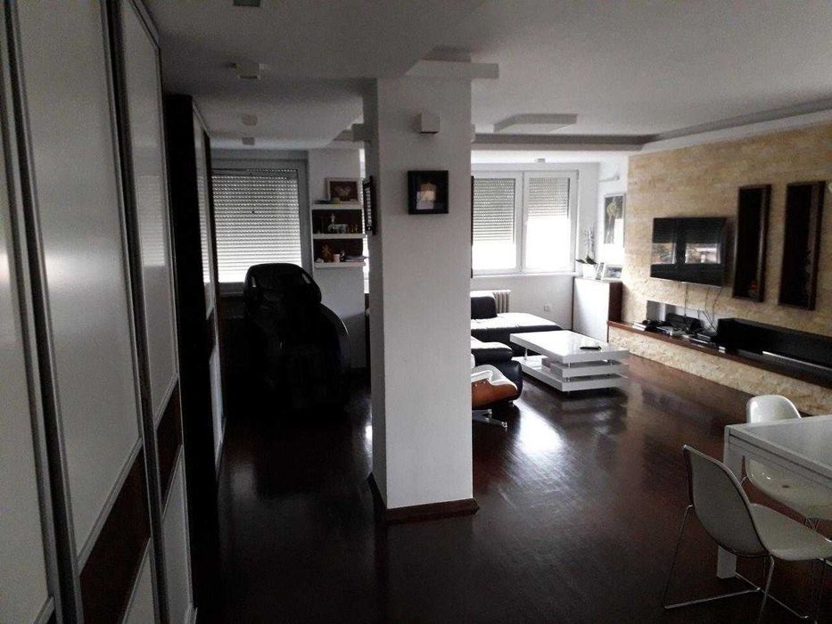 Дава се под наем Двустаен апартамент в Бургас, Възраждане - 57 кв.м за 204 € - Снимка #1