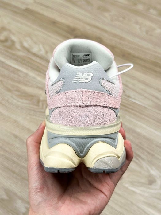 38,39New Balance 9060
