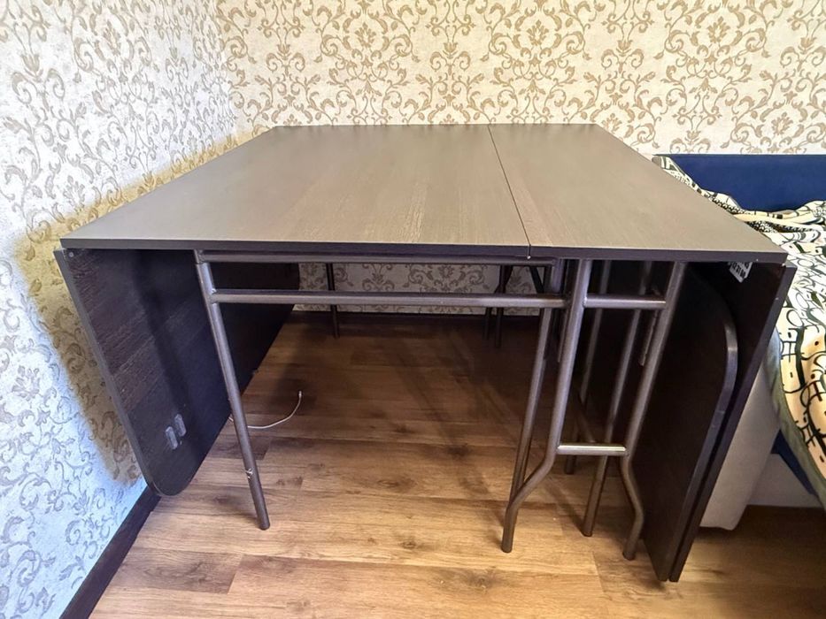 Стол для гостиной