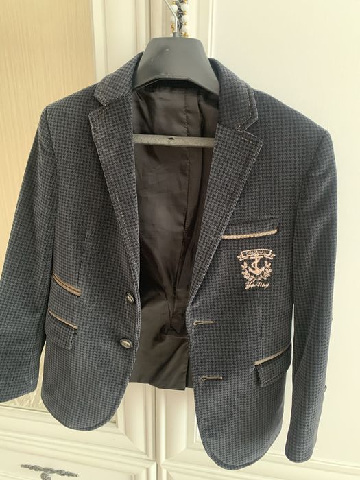 Продам школьный пиджак для  мальчика