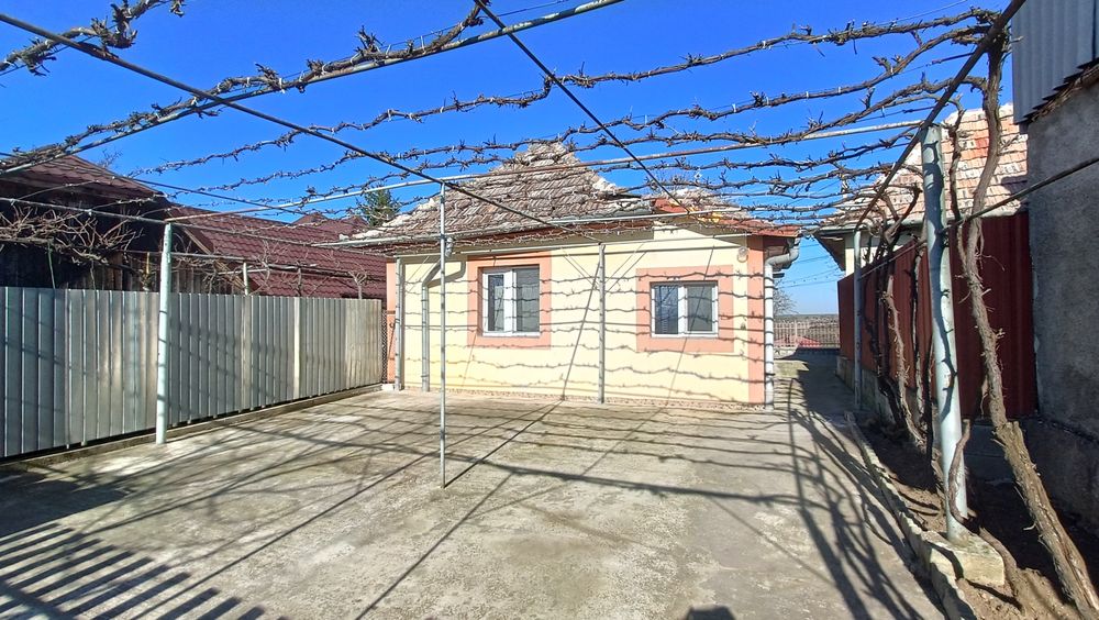 Vând casă in Turda zona băi