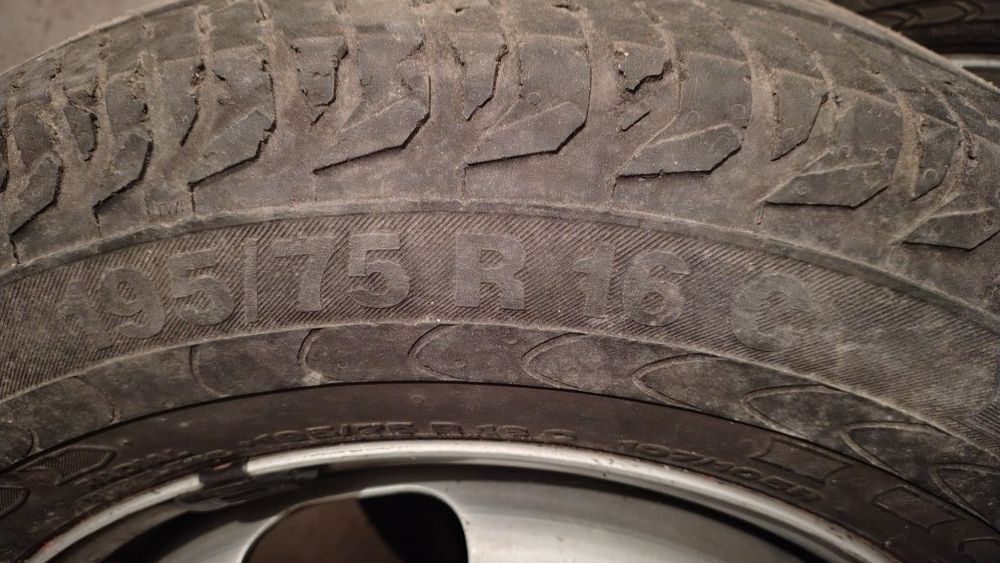 Гуми с джанти 2 бр 195/75 R 16 C