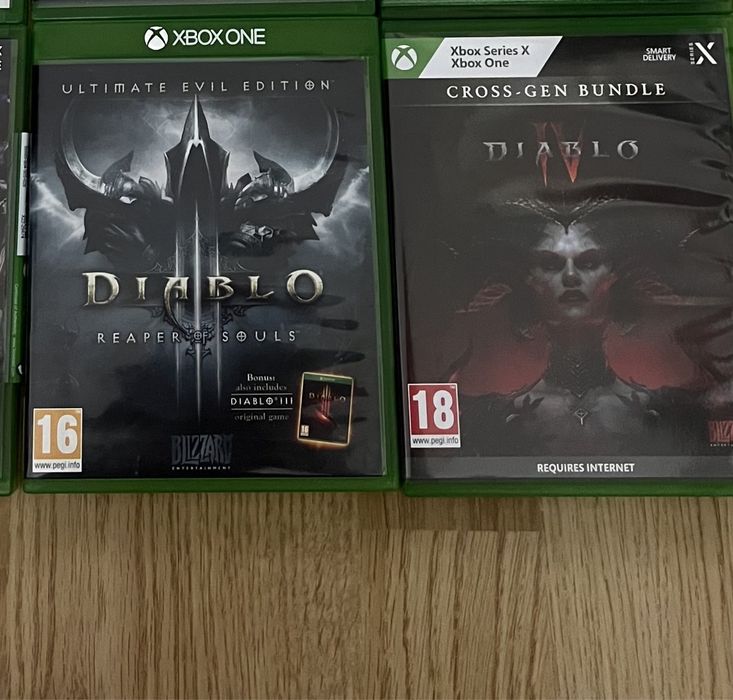 Vand 2 jocuri Diablo pentru Xbox