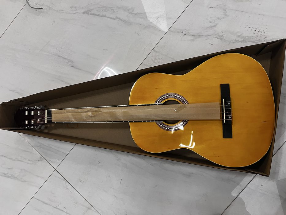 Gitara sotiladi razmer 39