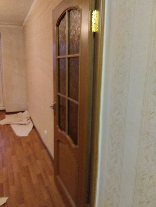 Продам меж комнатные двери