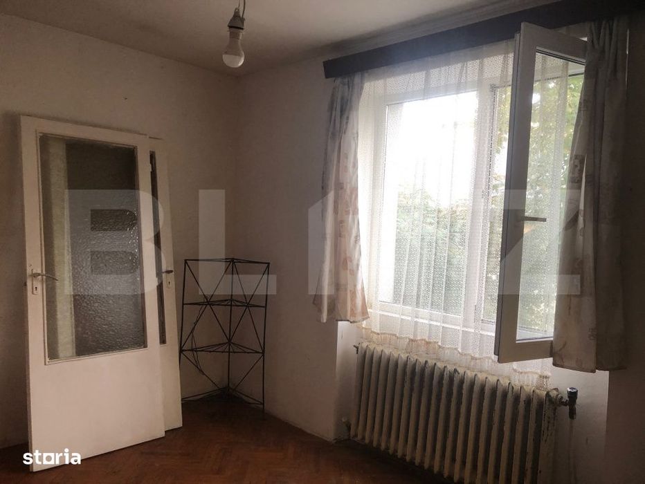 Apartament de vanzare, 50 mp, cu balcon , zona Solidaritatii