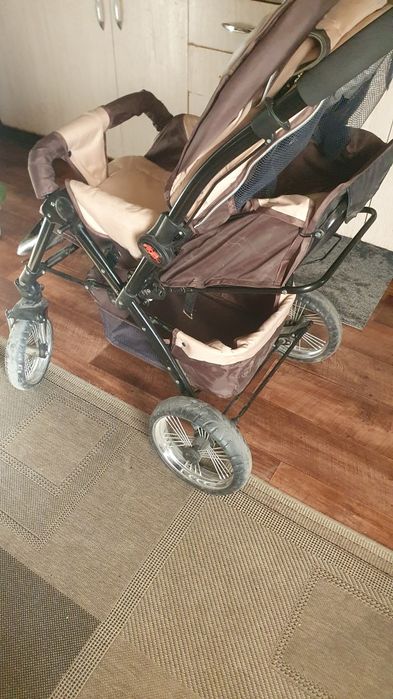 детская хорошая коляскс