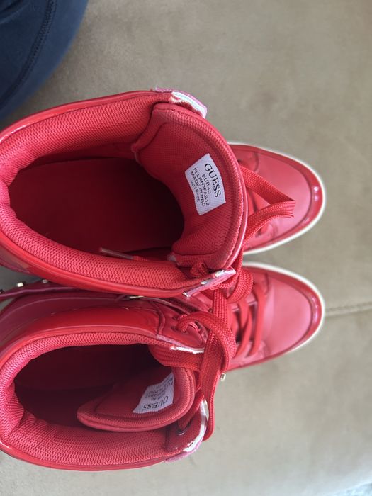 Обувки на Guess на платформа