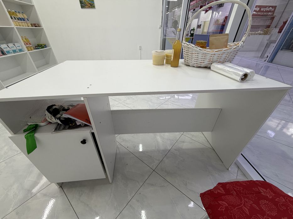 стол почти новые