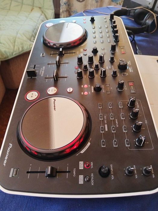 Dj mixer pioneer