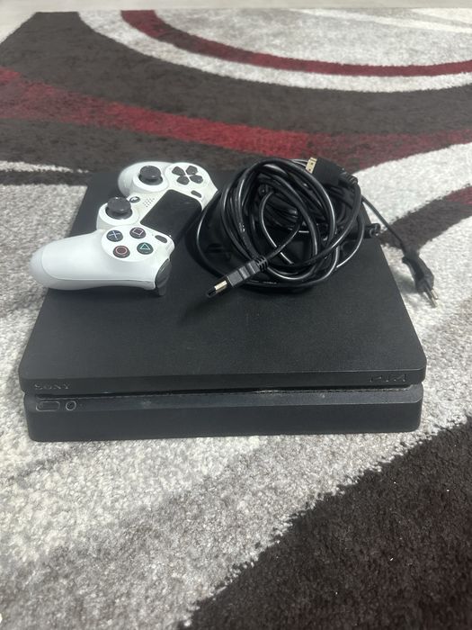 Vand PS 4 slim .