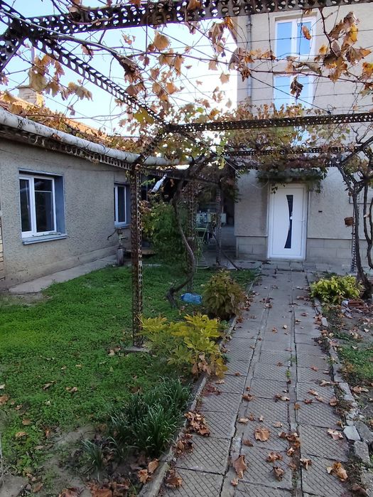 Продава се Етаж от къща в Каспичан - 80 кв.м за 861 €/кв.м - Снимка #2