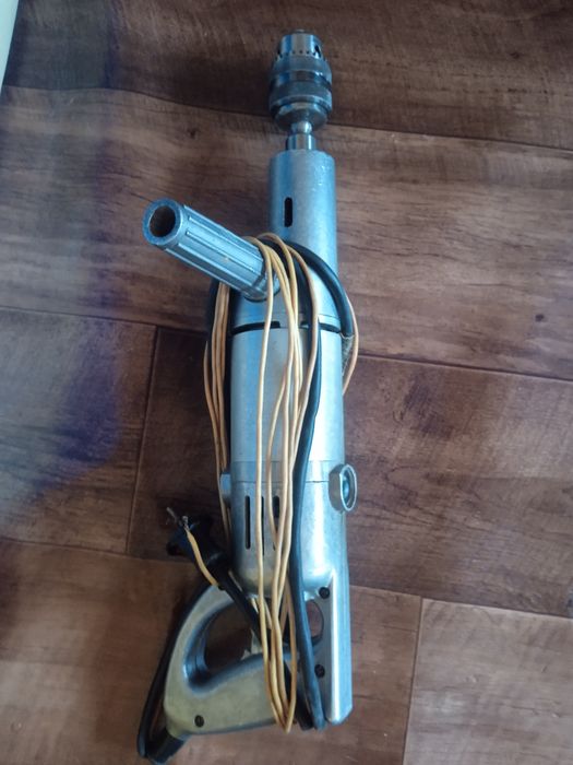 Дрель перфоратор в отличном рабочем состоянии!