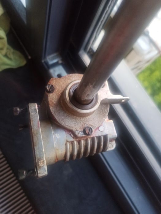 Mini grup mânere cu priza pt motocoasa electrica