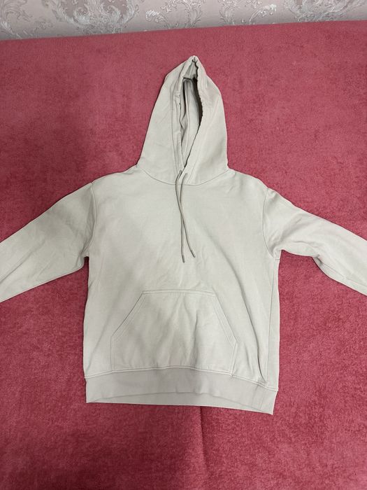 Одежда ( кофта, платье, джинсы)