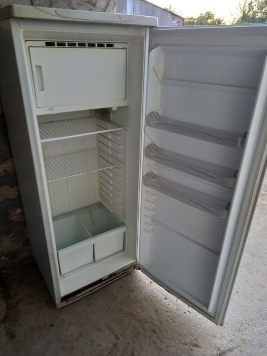 Продается Холодильник,газ