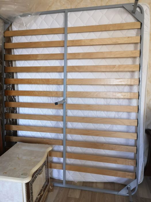 Спальный гарнитур и матрас