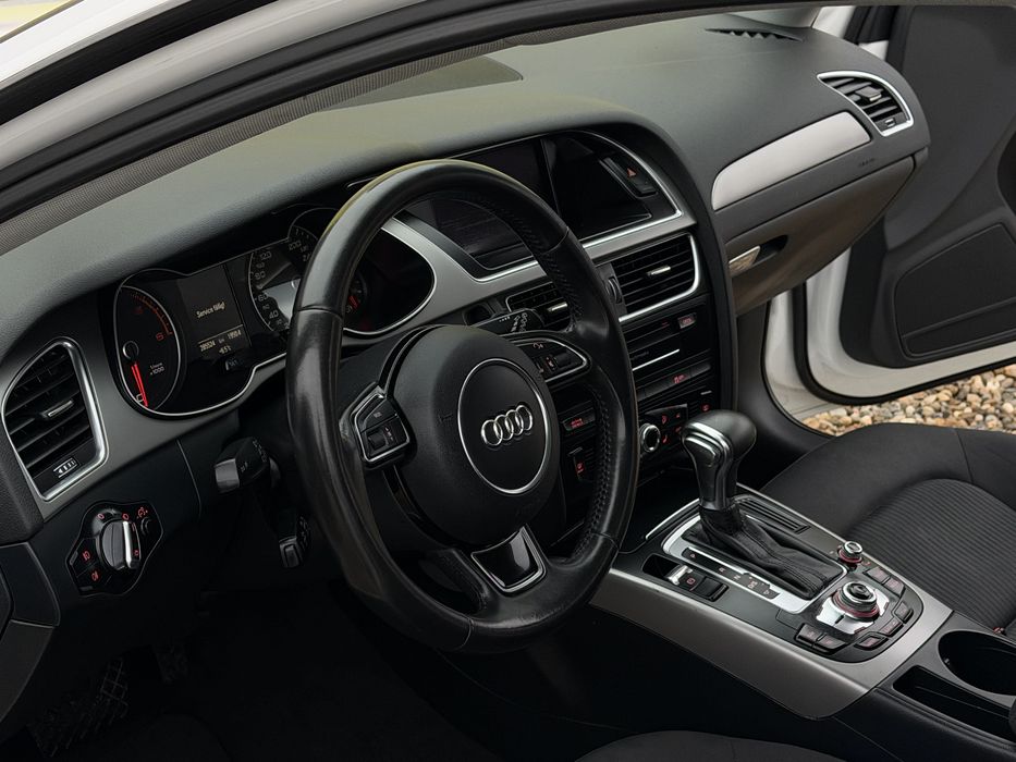 Audi A4 2.0//143CP Automat 8+1