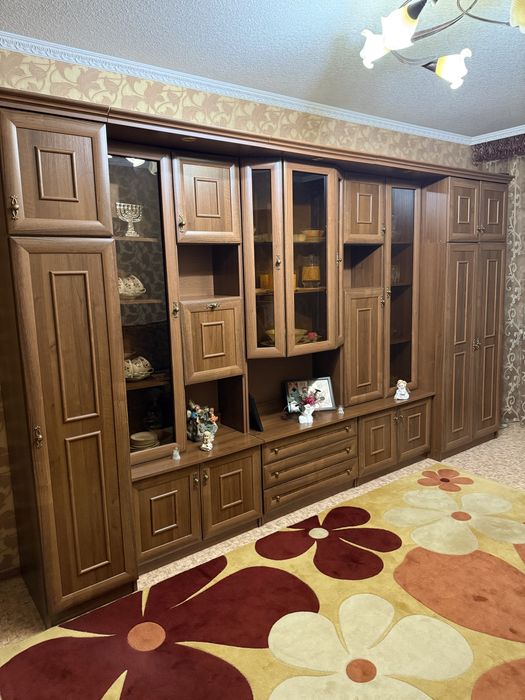 Продам стенку. 4 метра. 5 секций