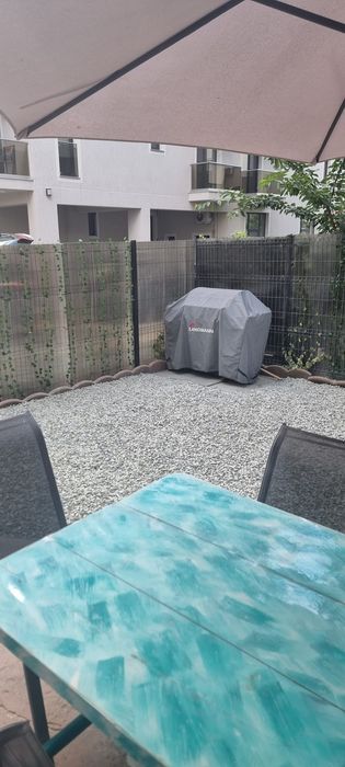 Apartament la parter cu gradina