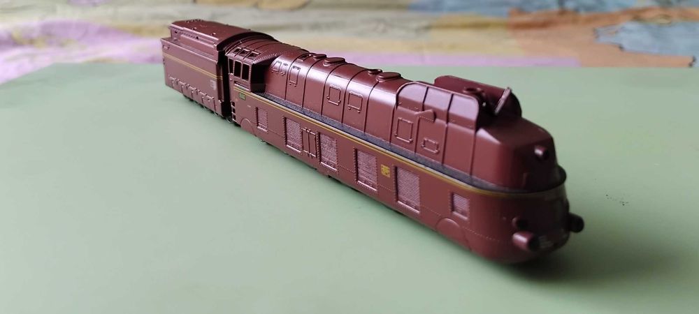 Locomotiva cu aburi carenata scara N DUMY.