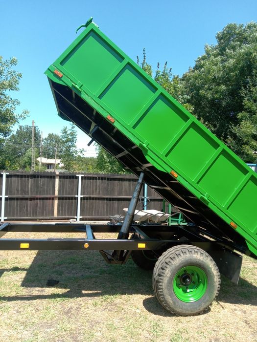 Vând remorcă 4, 5 tone monoax