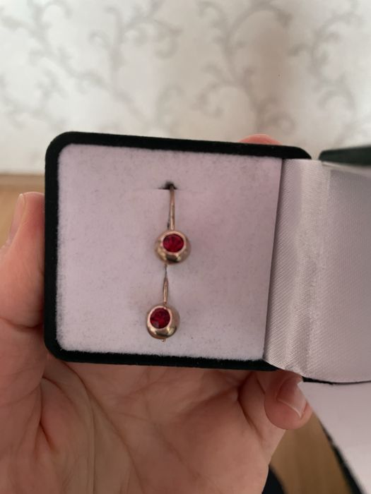 Продам серебрянные серьги