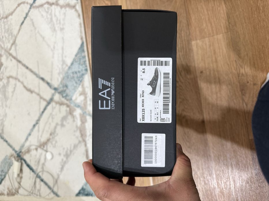 Продам кроссовки EA7 оригинал! 42р идеальном сост.