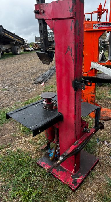 Crapatoare de lemne dupa tractor