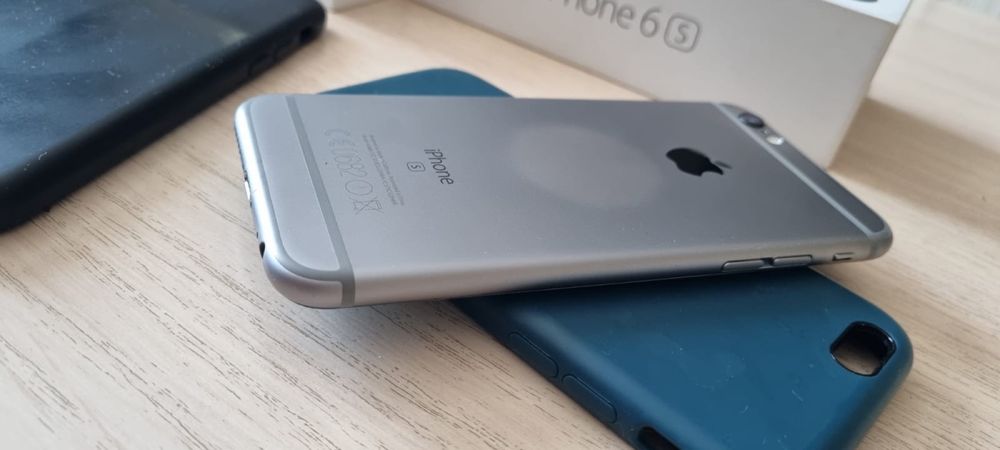 iPhone 6s в идеальном состоянии