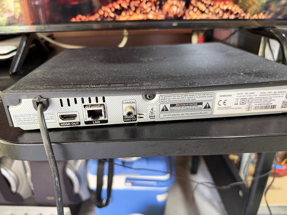 Vând Samsung Blu-ray player 3D, Dolby true HD, Model bd-j5500.