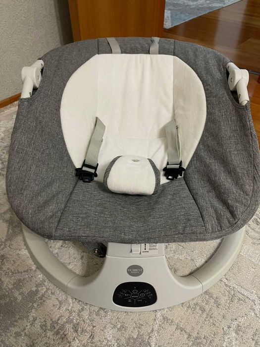 Продам новый шезлонг.