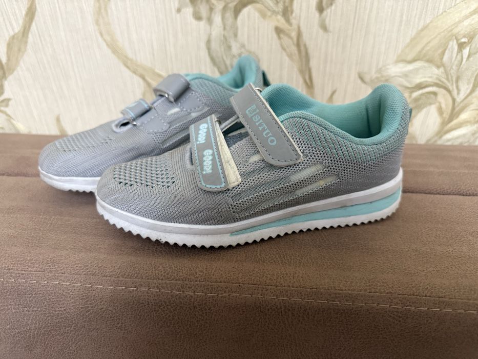 Кроссовки на лето