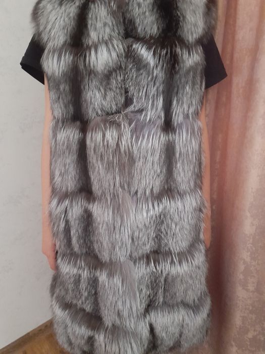 Продаётся жилетка из меха