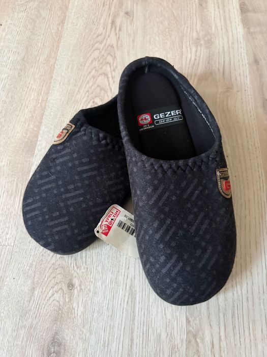 Новые мужские тапочки