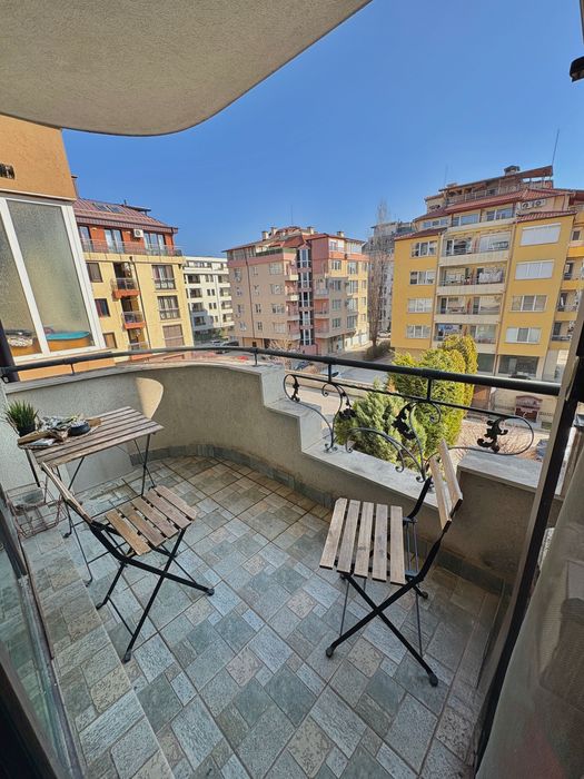 Продавам Двустаен обзаведен до НБУ