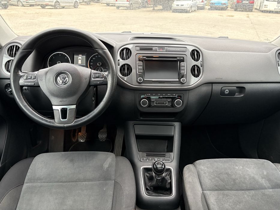 Vand Volkswagen Tiguan , an 2012 , motor 2.0 TDI ,140 cp , tractiune fata , cutie manuala