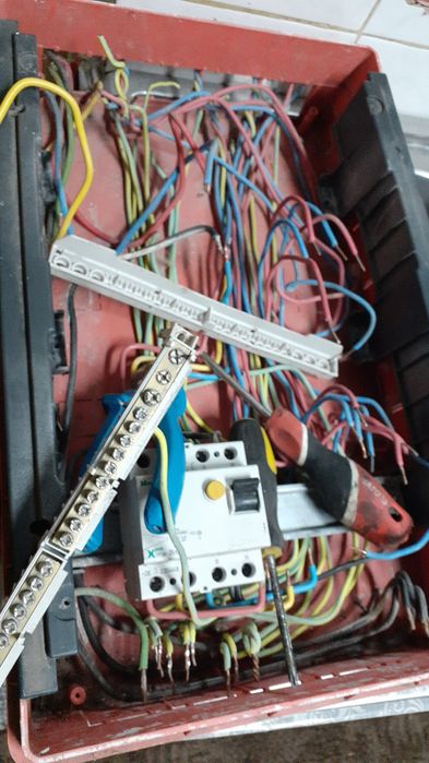 Electrician cu experienta autorizat non stop + deplasare 50 ron