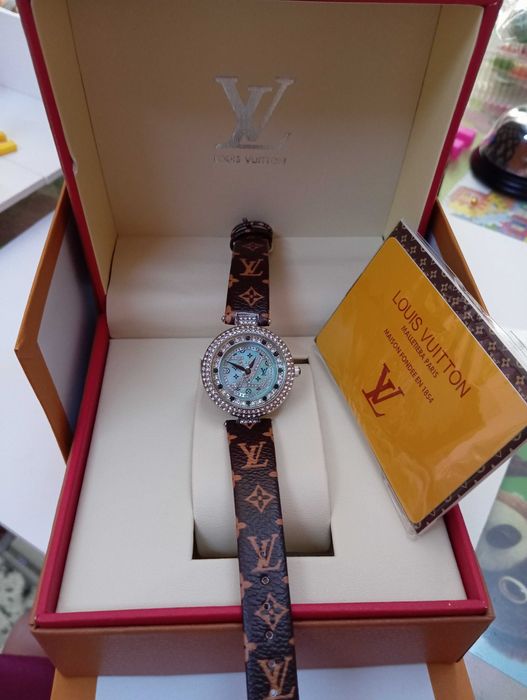 Часы Louis Vuitton с документами