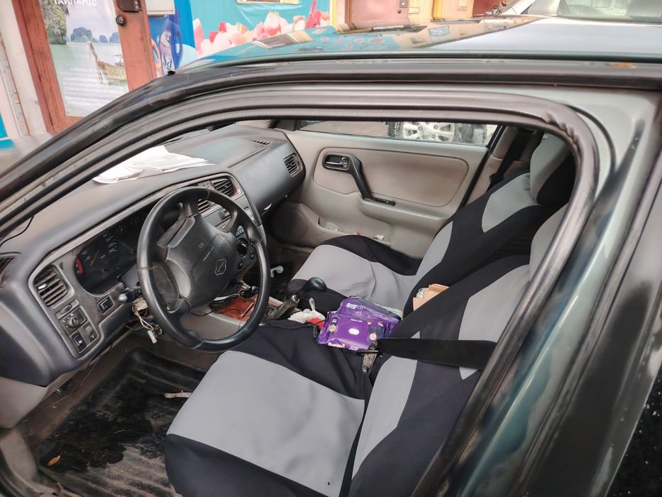 Продам срочно машину