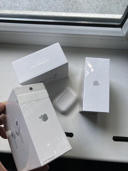 Airpods Pro with magsafe charging case