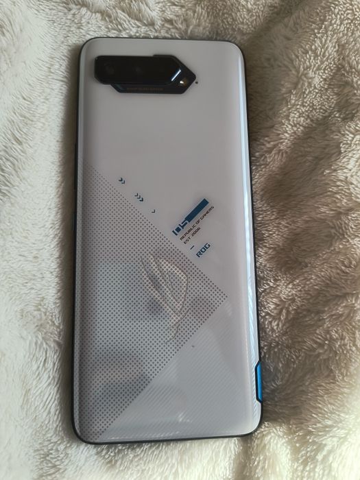 Телефон  rog phone 5
