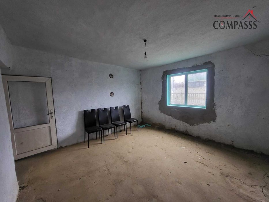 с. Смолница, обл. Добрич, къща с двор – 78000лева!