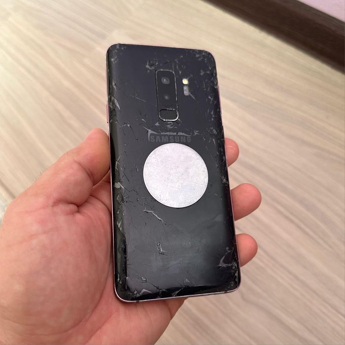 Samsung Galaxy S9+  64 гб