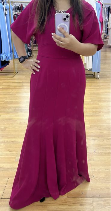 Продаю новое вечернее платье