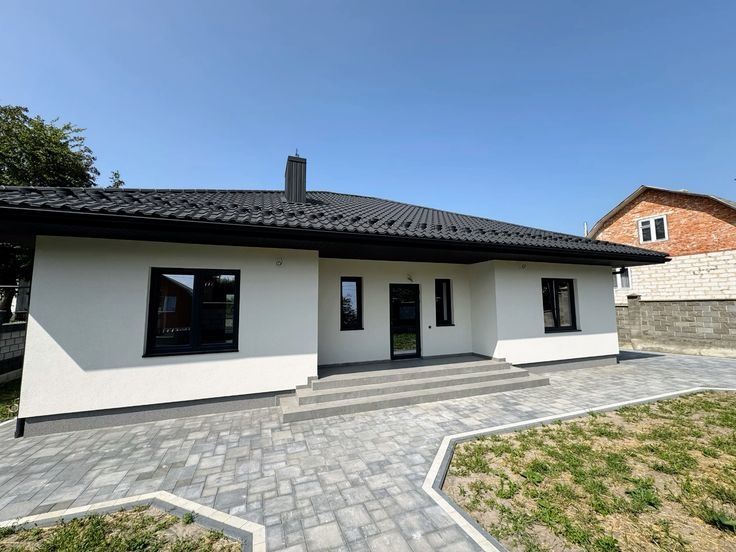 Vand case pe structura metalica din panouri sandwich