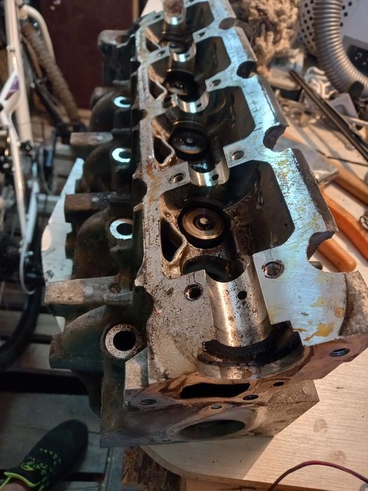 Цилиндрова глава - Renault scenic 3 - 1.9 dci - необорудана