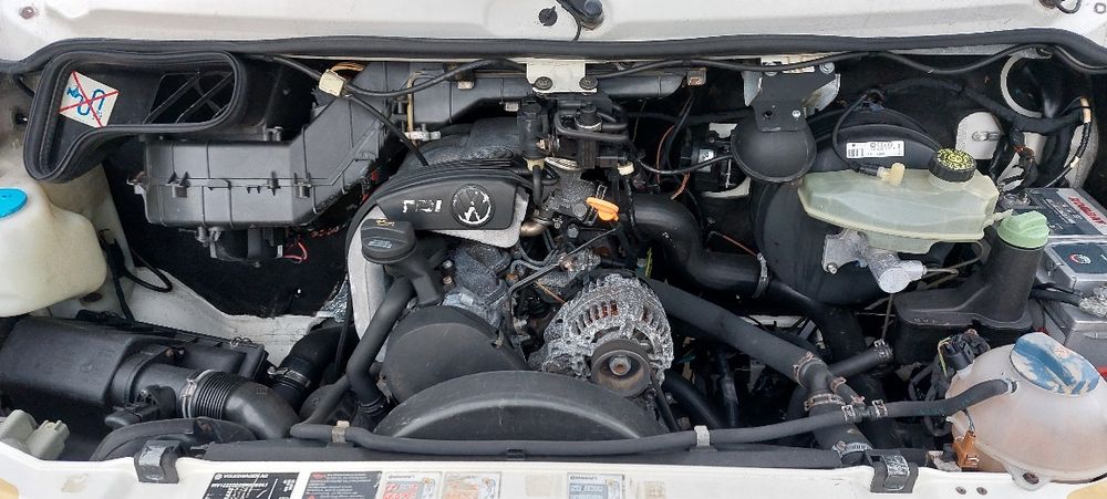 Vw LT din 2006 cu 18 + 1 locuri are motor 2.5 TDI înmatriculat pe Ro