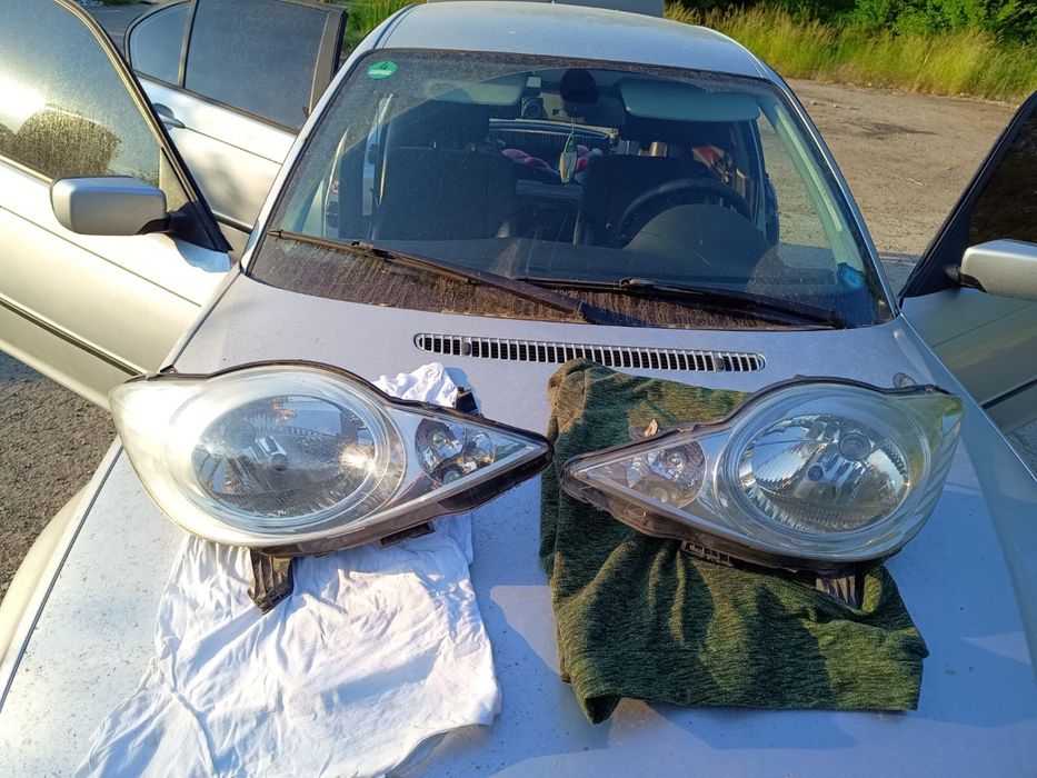 Peugeot 107 capota far