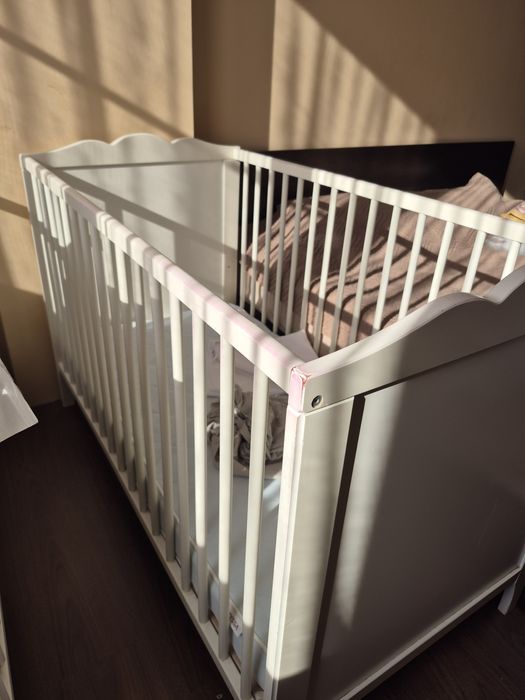 Бебешка кошара + матрак икеа 120/60см. + подарък